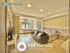 căn hộ 1 phòng ngủ - nội thất luxury, ban công lớn - đầy đủ tiện nghi, tiện ích - gần q1, q2, pn