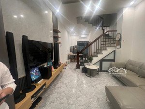 chính chủ bán cọ xanh 48 m2 vin 2 gần vinshool,hoàn thiện sẵn 2 tầng ,nhận nhà ở luôn sổ đỏ lâu dài