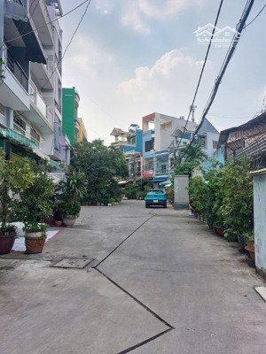 chủ gấp bán - giảm thêm cơ hội tới rồi biệt thự châu âu , 5.5x11, 4 tầng mới, lạc long quâ