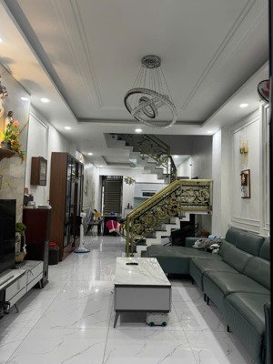 bán nhà 2 mặt tiền hoàng văn hòe và nguyễn lộ trạch, 8,8 tỷ, 69 m2, tân quý, tân phú, tp.hcm.