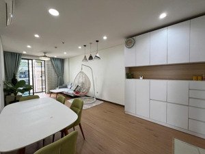 chính chủ cho thuê căn hộ 2 pn +, nội thất cao cấp đẹp 91m2, 26 triệu tại hà đô centrosa q10