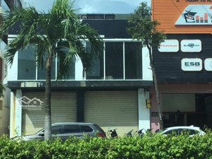 cho thuê nhà mặt tiền 2 tháng 9 . ngang 12 m . 3 tầng . ngay cầu rồng siêu đẹp