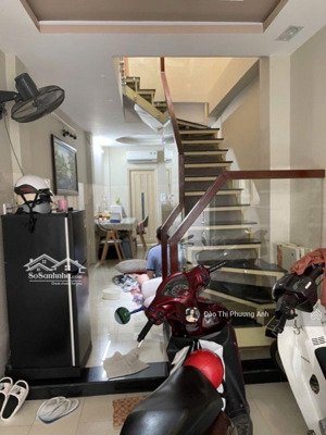 nhà quận 1 trần hưng đạo 3 tầng btct 3pn đang cho thuê 12tr/th chỉ 4.999 tỷ