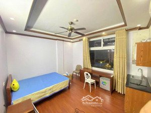 phòng đẹp, cửa sổ rộng, full đồ, hai bà trưng, gần bãi oto