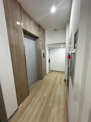 ccmn 7 tầng tại đường láng- dòng tiền 170 tr/tháng. dt: 136m2, mt: 6,5m. giá 37,8 tỷ