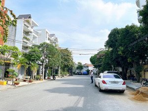 bán 1 cặp khu vip đường 20met tân sơn nhì, tân phú. dt: 8x20m, nhà 4 tấm. giá tốt 24 tỷ tl