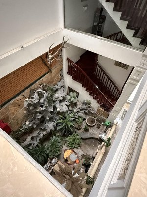 bán biệt thự 5 tầng 66 ngọc lâm, long biên, ô tô đỗ cửa, giếng trời, sổ đỏ chính chủ