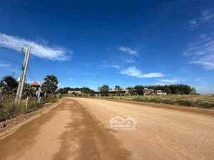 bán đất mặt tiền 32m.cạnh đường dt744.định an 89 dầu tiếng bình dương.