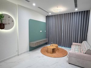 bán nhanh căn hộ 1 pn +1plv, dt 55m2 giá 3,7 tỷ tl mạnh. phân khu the beverly - vinhomes grand park