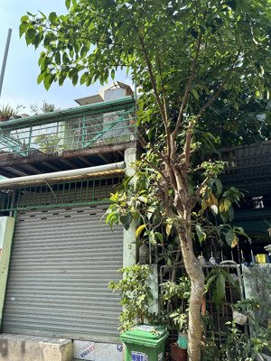 nhà 2 tầng đường 42 5.7 tỷ 115m2 đất công nhận 53.5m2, đất vi bằng 60m2