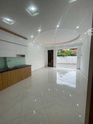 siêu phẩm kim chung hoài đức . nhà đẹp đón tết. diện tích 38m², xây 5 tầng, 5ngu thang máy.