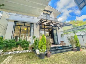 bán villa - biệt thự 2 tầng 4pn đường hùng vương đà lạt, chỉ cách hồ xuân hương 5 phút
