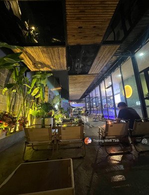 chủ gửi bán mặt tiền núi thành 238,1 m2 đang kinh doanh, vị trí trung tâm hoà cường bắc, giá tốt