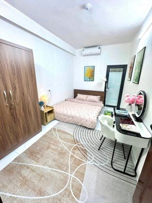 cho thuê ccmn 273 trần cung 3tr900
1 ngủ 1 bếp nhà mới ting