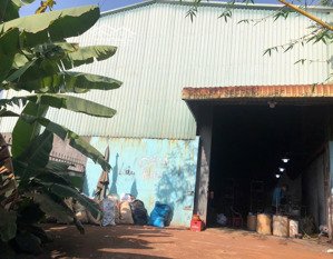 cho thuê kho-xưởng (như hình) diện tích đất:320m2 gồm xưởng 270m2+ sân đâu xe 50m2 điện 3fa-