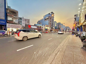 nhà 4lầu mới , đường hoàng văn thụ, p9, quận - pn