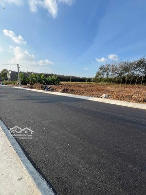mặt tiền đường chánh phú hòa 09 cách dt 741 có 50m , dt 130m2 đường nhựa dân cư đông