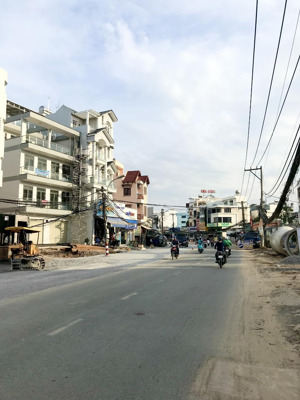 giảm hơn 1 tỷ, gấp bán nhà 4 tầng chỉ 9.5 tỷ, dtsd 240m2, hxh ngay nguyễn duy trinh, bình trưng, q2