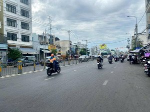 bán nhà 441 điện biên phủ, p. 25, bình thạnh dt 8,8x32m giá 23.7 tỷ. ctxd: hầm + 7 tầng