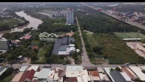 bán đất mt nguyễn duy trinh, tp. thủ đức dt: 32x60m full thổ 2735m2 giá 180 tỷ xd: 2 hầm + 15 tầng