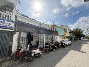 bán nhà mặt tiền đoàn thị điểm gần biển trần phú dt 125.9m khu xương huân, nha trang