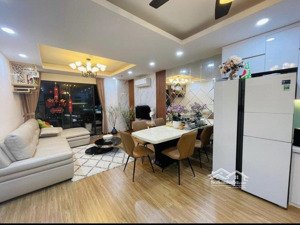 cần bán gấp căn hộ 2pn home city trung kính 68m2 nhà full đồ tầng trung view thành phố, giá 7,5 tỷ