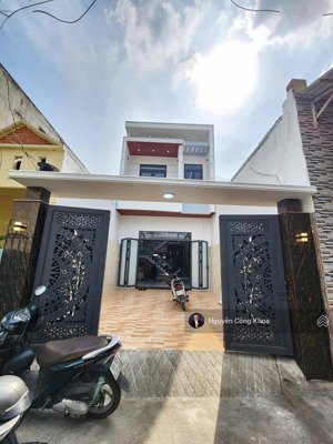 bán nhà hoàn công, ngang 5m, sân rộng, gần chợ đêm linh trung 500m, p.bình hòa, tp.thuận an