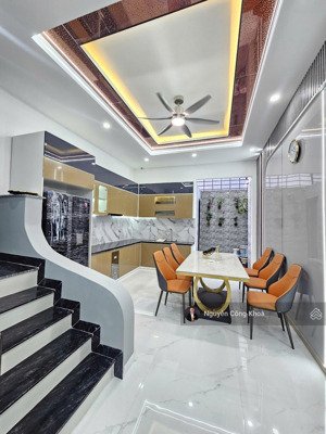 bán nhà đúc 3 tấm hoàn công, full nội thất, gần chợ phú phong 300m, p.bình chuẩn, thuận an