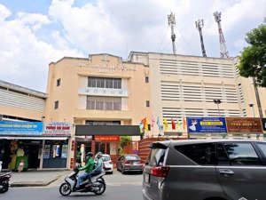 nhà thành thái 62m2 - ngay ubnd quận 10, nở hậu, sổ vuông, sát mặt tiền, 5 phòng - chỉ 100tr/m2