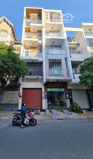 bán nr 5pn, 6wc, 52m2 tại trần hưng đạo, cầu kho, q1, hcm chỉ với 16,5 tỷ