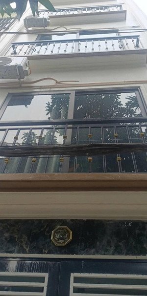 kim ngưu - hbt, sổ đỏ 45m, ngõ thẳng, thông, ba bước ra ô tô bus, nhà 4 tầng, thang máy.