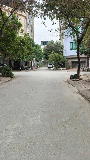 bán nhà liền kề ngay kđtxala- đường vỉ hè ô tô tránh 7 tầng thang máy-kinh doanh 