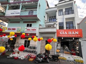 cho thuê nhà nguyên căn, ngay mặt tiền, khu kinh doanh sầm uất, giá 17,9tr/th. miễn tiếp cò