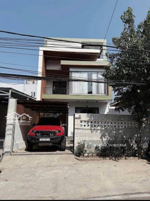 bán villa mặt tiền đường thi sách, p.6 đà lạt 180m² 7 phòng ngủ sổ hồng riêng