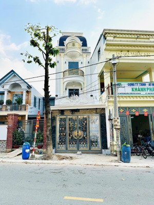 chính chủ kẹt tiền cần bán gấp nhà tại trung tâm đông hòa, dĩ an