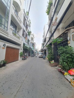 bán nhanh nhà trước tết hxh 6m ông ích khiêm , quận 11 , 4 x 15m , 3 lầu , chỉ 11 tỷ tl