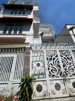 nhà phố ngang 9m , sau lưng gigamall , p. hiệp bình chánh , q. thủ đức