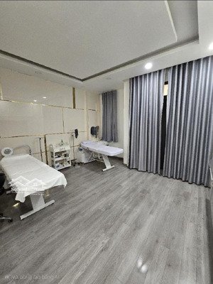 mặt tiền kd 260m2 ngay tt q10. giá 30 tỷ. sẵn dòng tiền ổn định 60tr/th