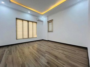 cho thuê nhà riêng thang máy 6pn, 5wc, 50m2, 26 triệu tại láng hạ, đống đa, hà nội