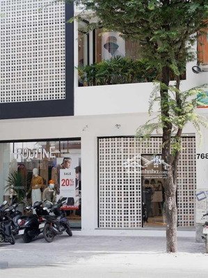 mặt tiền sư vạn hạnh, q10, gần vạn hạnh mall - dt 6x15m - trệt 2 lầu - hđt: 105tr/th - giá 35 tỷ