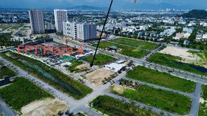 chỉ duy nhất 1 lô góc 2 mặt tiền vị trí ngay dưới chân toà căn hộ fpt plaza 4, giá chỉ 15,5 tỷ
