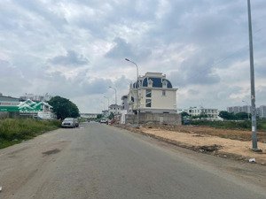 2 lô liền kề trục chính 20m dự án phú nhuận(đối diện global) giá: 120tr/m2