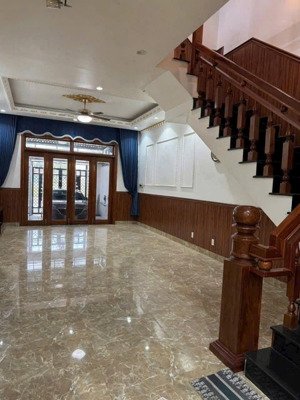 cho thuê nhà trệt 2 lầu gần tp mới tại phường phú tân - tp mới bình dương giá 17tr/tháng