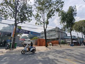 mtkd linh trung ~ 12m*40m = 500m2. ngay kha vạn cân. ctxd: 1 hầm 6 lầu. thu nhập: 40tr/tháng