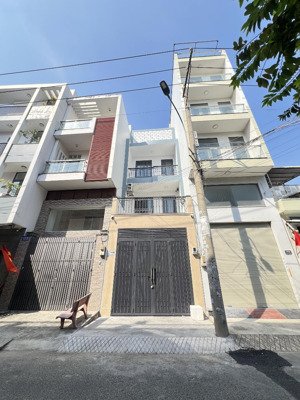 cho thuê nhà nguyên căn ( 4m x 20m) đường hoà bình ngay chợ cây keo - 4 tầng mới đẹp