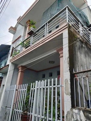 chủ gởi bán nhà 1trệt 1lầu p. bửu hoà, 6,4x17,5=47m2 2pn, ngay trường trần văn ơn, sổ riêng tc 100%