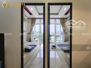 căn hộ dịch vụ 2 phòng ngủ ban công - cửa sổ, ngay luỹ bán bích, full nội thất, thang máy