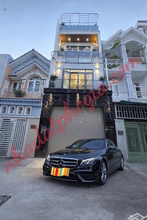 nb nhà 3 tầng - xe hơi - gần trung tâm hành chánh nhà bè . 7 tỷ 350 ( thương lượng )