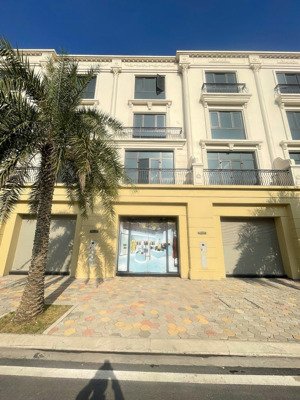 ekip bán căn shophouse áp góc đón trọn dòng người 90m2(5x18m) vinhomes vũ yên chủ đầu tư!