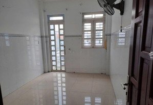 nhà thuê giá rẻ hẻm xe hơi lạc long quân, p3, q11